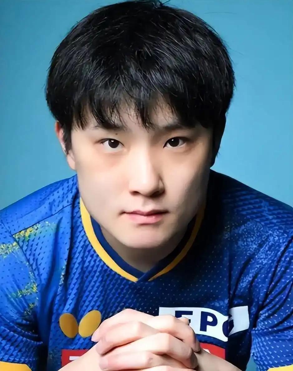 张本智和的父亲张本禹曾经主动提出想要带着儿子回国训练，并且申请参加国内乒乓球全国