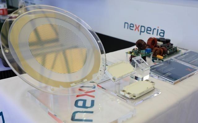 450亿颗芯片告急！荷兰忽然宣布光刻机决定，欧媒：一切都结束了荷兰政府202