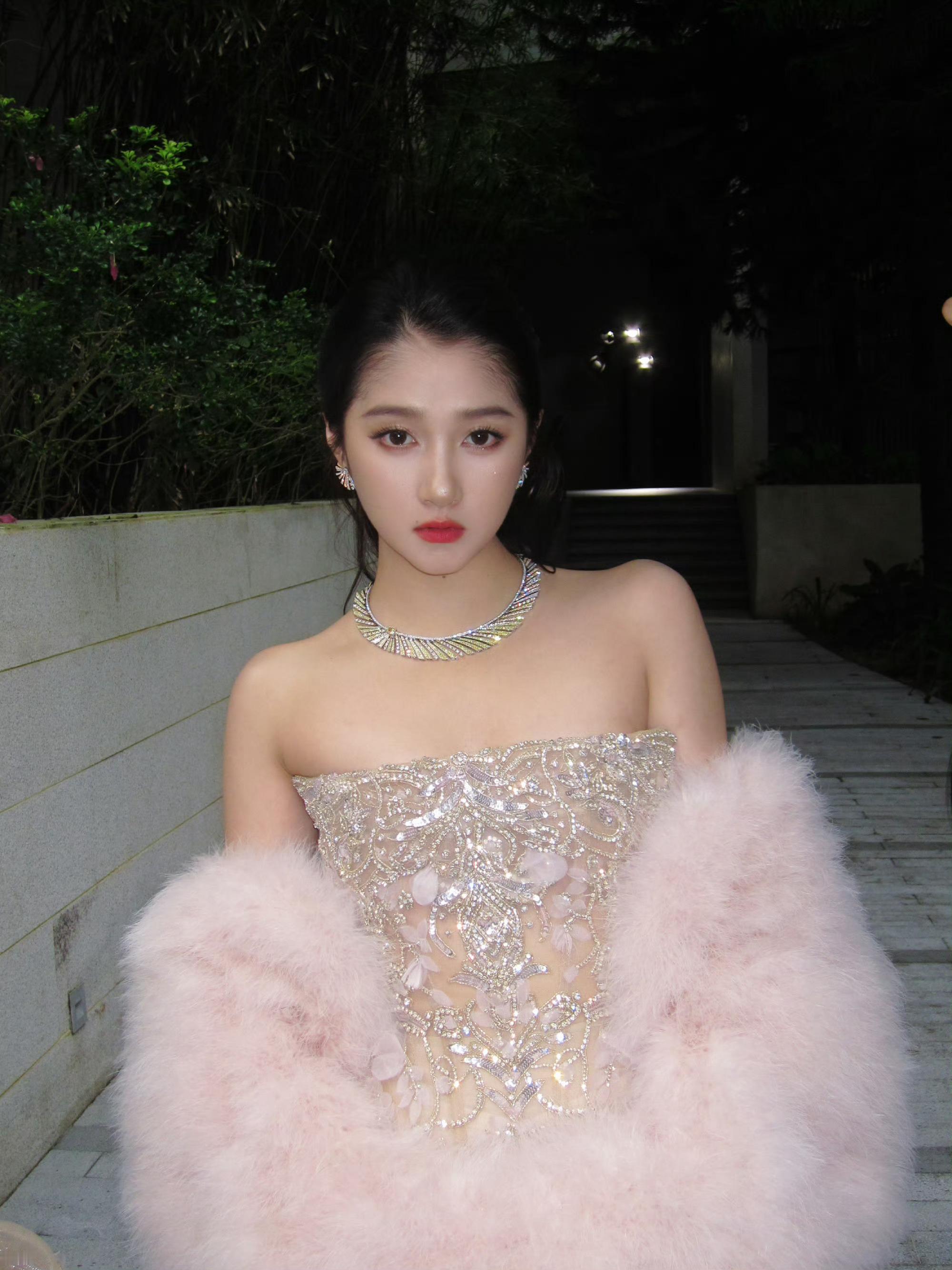 关晓彤多记录美好生活！！再多掉点图！[爱心][爱心]太美了​​​