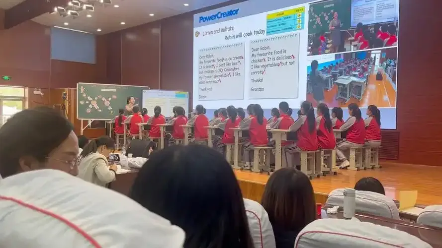昨天召开教师大会颁布了一项新的学校规定，旨在整治不参加公开课的教师。规定内容为