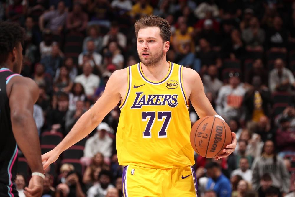 早上醒来，湖人晴天霹雳，联盟官方发出通告禁赛东契奇，不得了就在刚才，联盟官方更