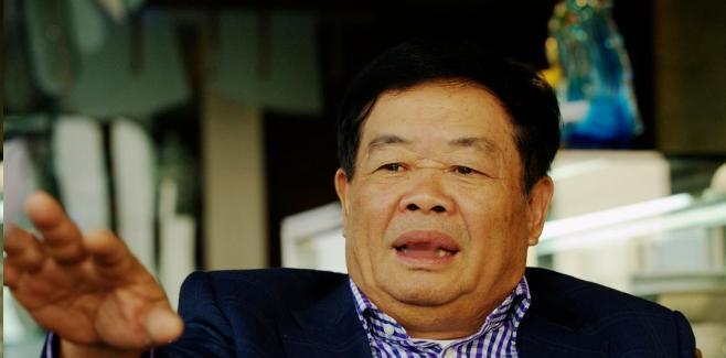 2017年，曹德旺与法国人签价值10亿的合同时，一位法国高管开了个侮辱中国的玩笑