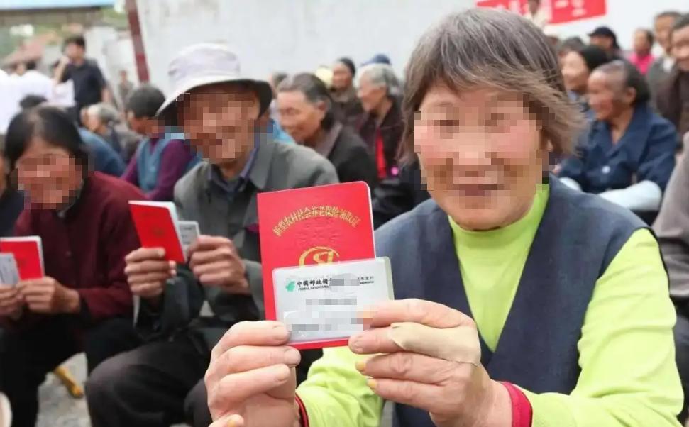 2026年8月12号，全国社保系统刚发了一则重要通知：今年9月3