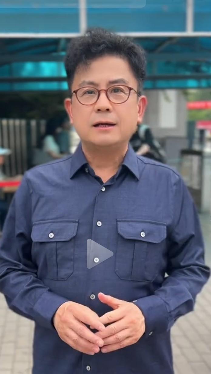 香港演员黄一山小儿子北大硕士毕业即日，老牌港星黄一山在社交