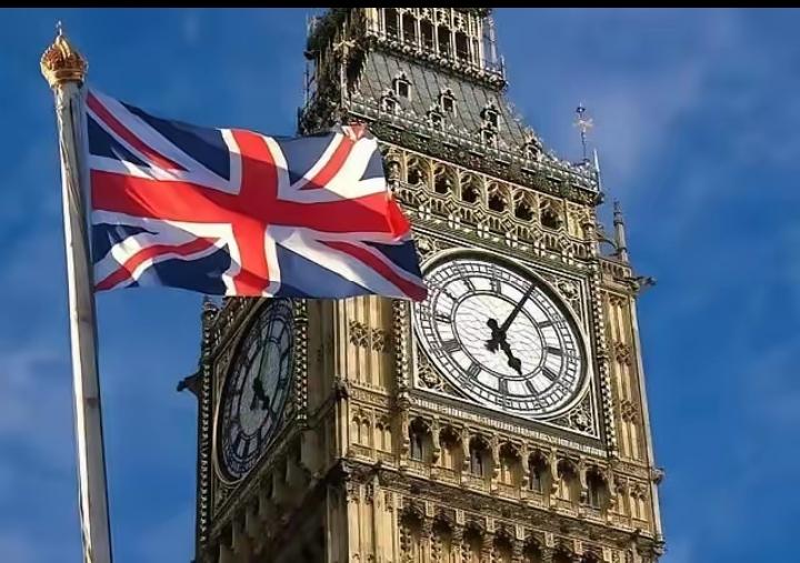 英国从中国拿走了五块地。到现在，只收回来一块香港。还有四块，依然在外面。头一块