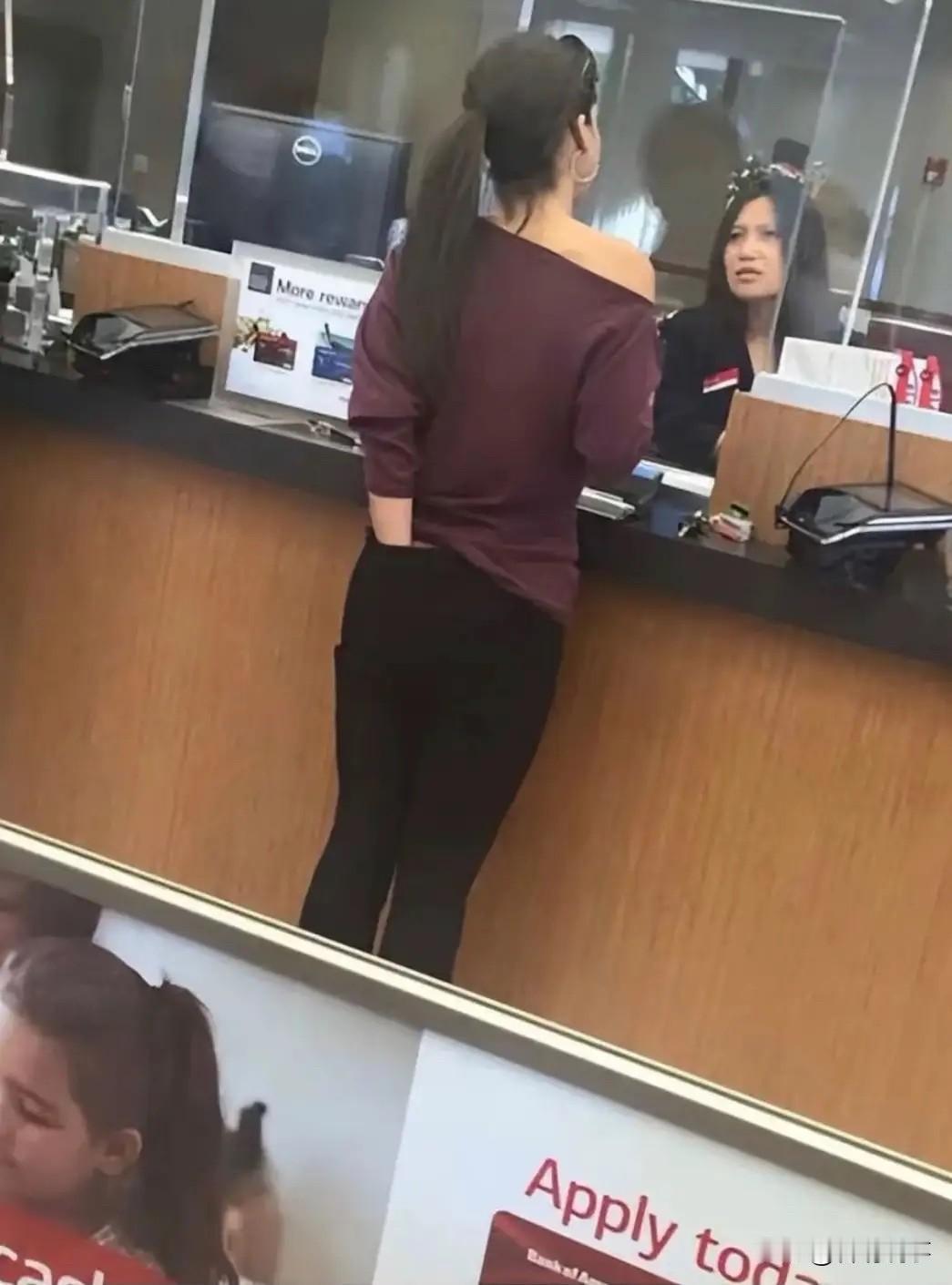 没人看，但是有摄像头啊[捂脸哭][捂脸哭][捂脸哭][捂脸哭]偷窥摄像头
