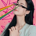 卢昱晓的OOTD我家那闺女开播我家那闺女哈哈哈！卢昱晓的穿搭尽显夏日活力，搭配