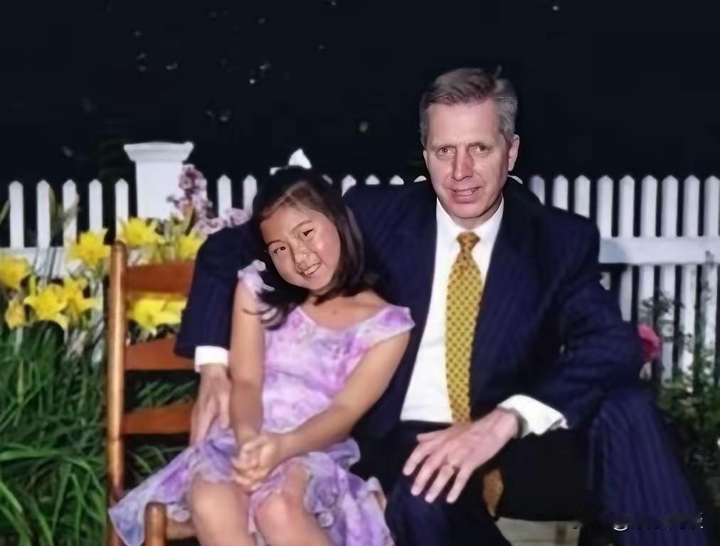 “你要是能怀孕，我们就结婚。”2006年，69岁英国鞋业大亨兰斯·克拉克，遇上