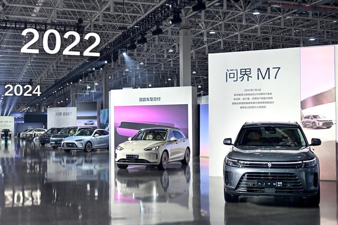 问界M9夺冠背后，一款车如何赢得半数市场？2025年大型SUV市场出现了一个奇