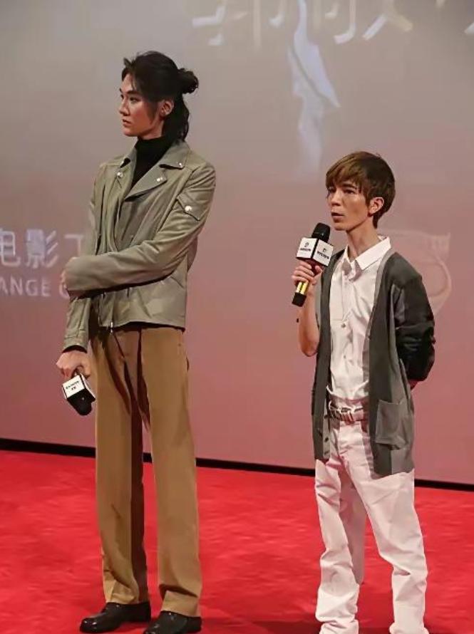 十五年了，他靠抄来的东西赚了十几个亿，一分道歉不给。直到去年，156个导演编剧联