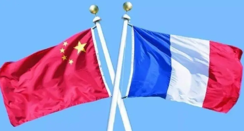 法国总统马克龙，最终还是来求中国了！5月22日下午，中法举行了通话。从马克龙