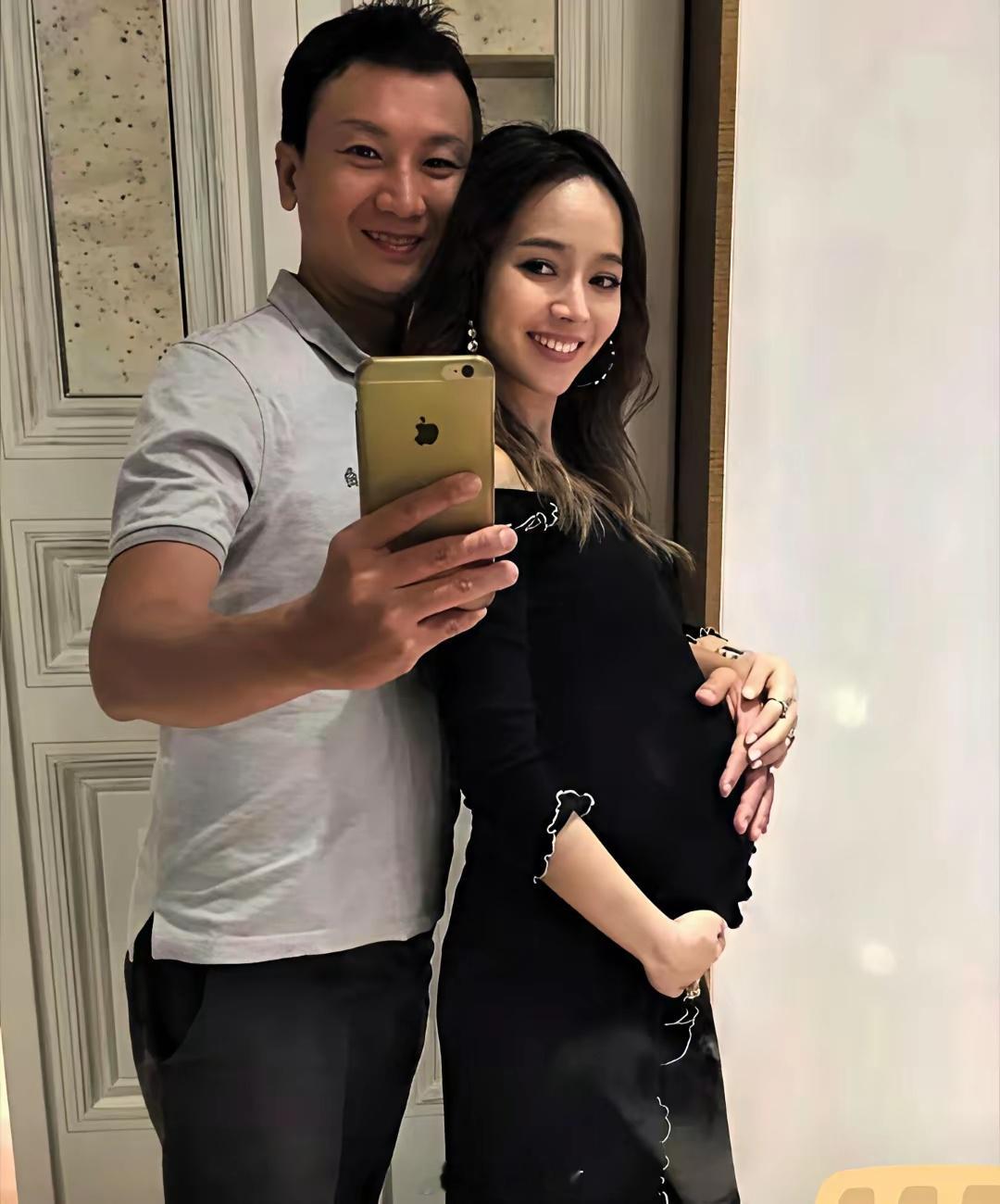 侯佩岑应该不会后悔离开周杰伦，她现在好像挺幸福的。