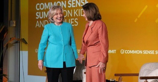 【搞笑】希拉里和佩洛西在一起讨论儿童权益保护问题。这俩人脸皮真厚……美国最强导弹