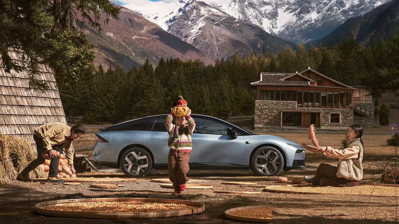 小鹏P7+美图分享，新款P7+不知道能不能重回稳态8000的局面？这次外形改了