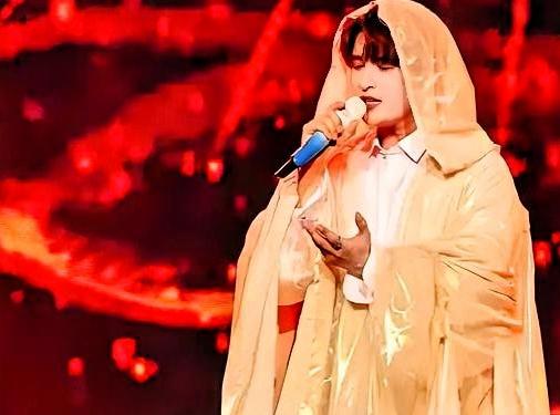 张远请了古乐器，加了戏腔，现场票选也高。耳帝只回了七个字：大唐不夜城的游园曲
