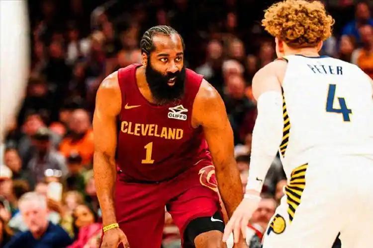 来骑士后，哈登首次谈到了季后赛，他说：“主场优势总是一个优势，尤其是在克利夫兰。