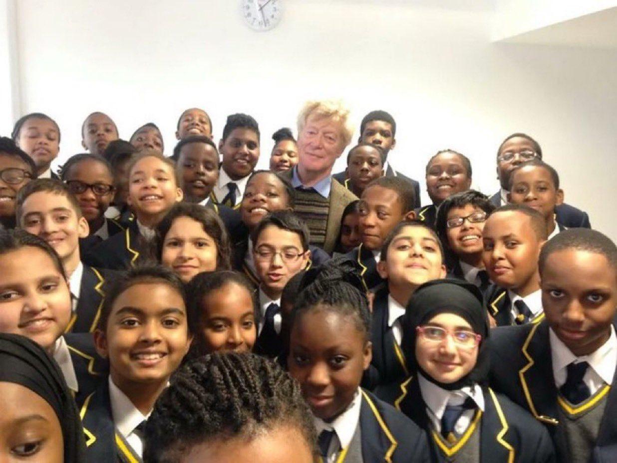 这就是英国目前的现实：72所学校没有白人英国学生，454所学校中白人英国