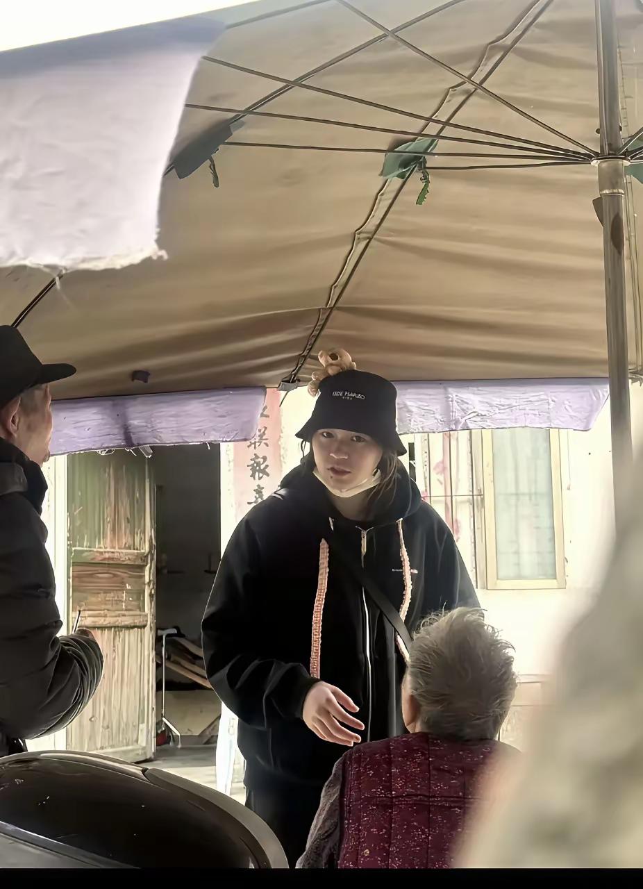 【张家齐退役，全红婵还是会难过的】结束全运会任务，全红婵回迈合村老家了。何威仪夫