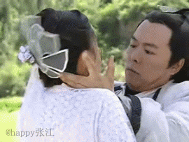 短剧女演员工伤男演员拍吻戏伸舌头……​​​