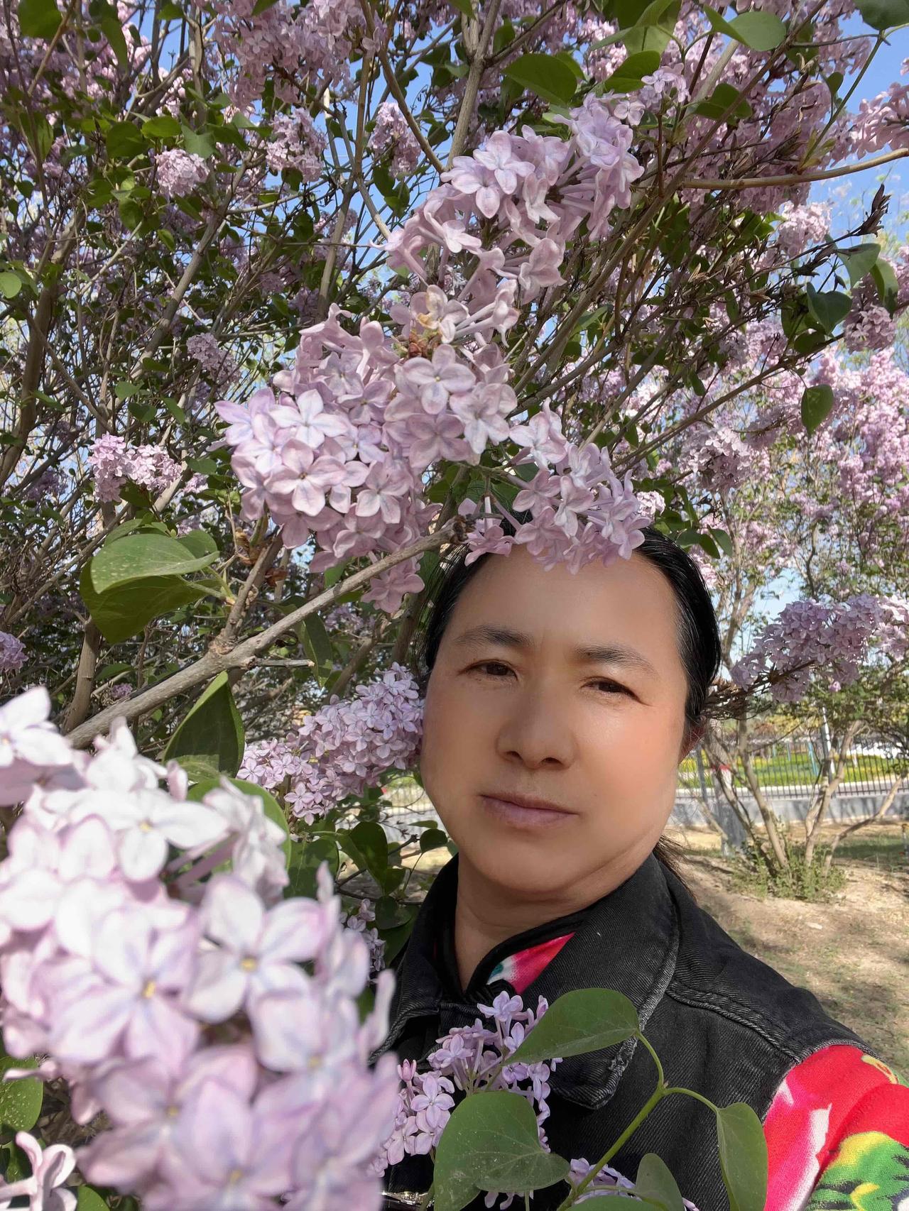 身份证8月23号到期，今天特意到市民大厅办身份证，照片拍好了，一切手续都办好了，