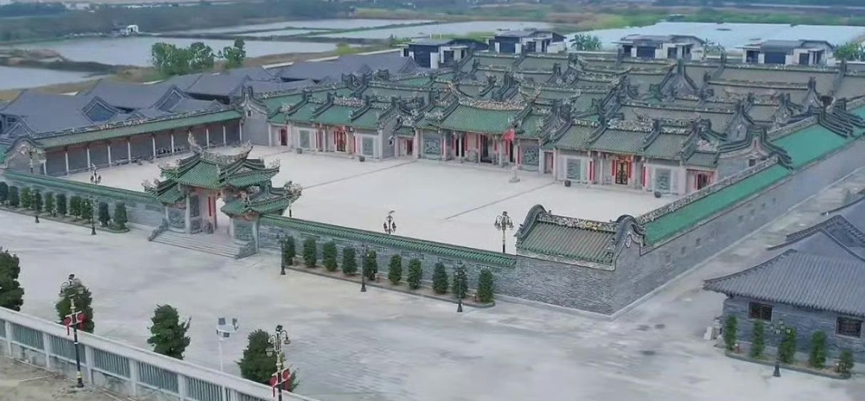 官方通报潮汕豪宅英之园将强拆这个豪宅之前就有刷到过，还想说啥时候去看一下，非常的