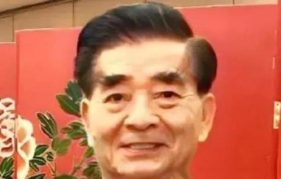 你敢信吗？美国安插在中国潜伏了多年的间谍头子，居然是个天天笑眯眯、热心肠到人人都