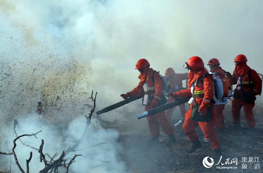 武警黑河森林支队开展灭火综合演练 备战春季森林防火