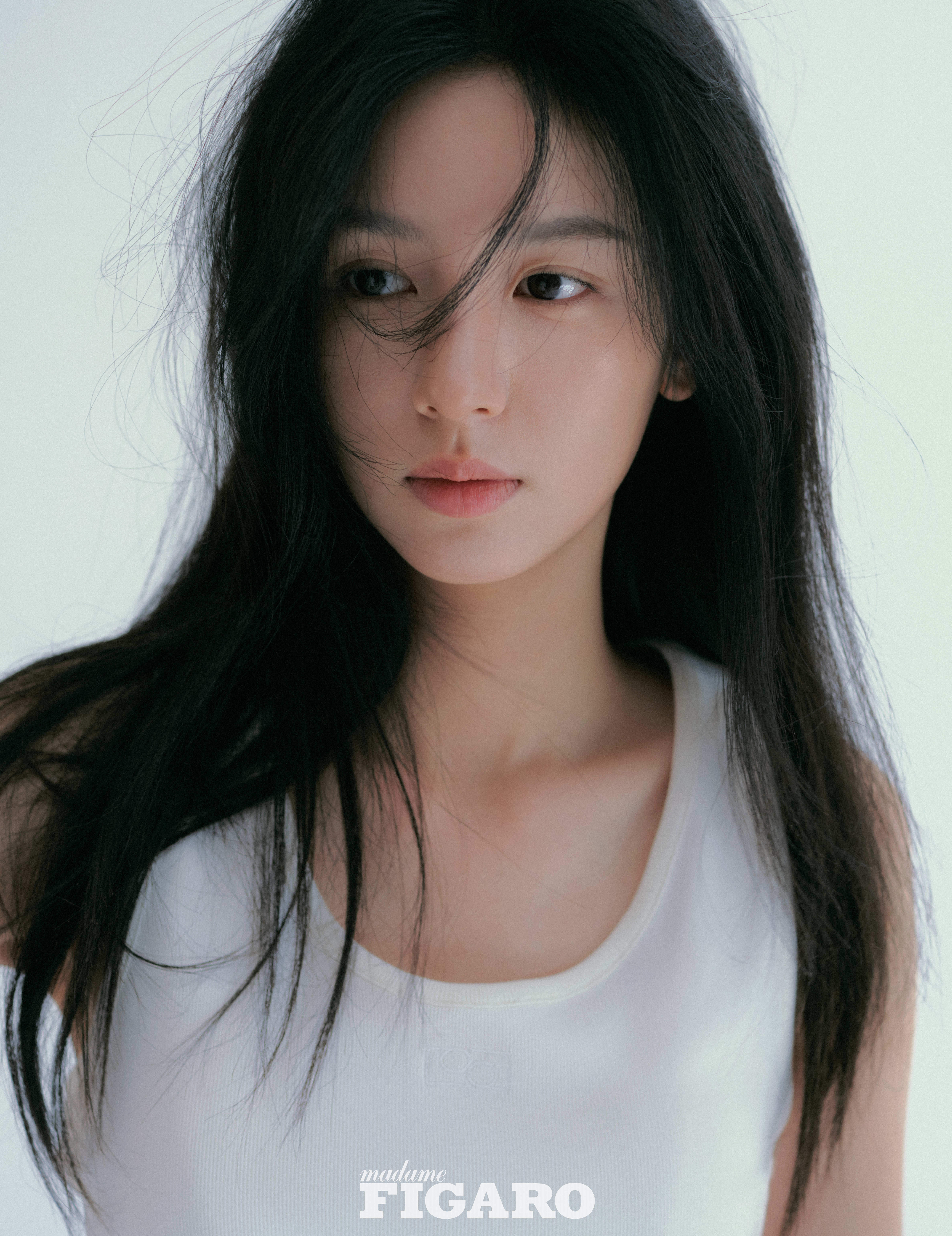 周也最新物料：MadameFigaro二月刊周也费加罗二月刊