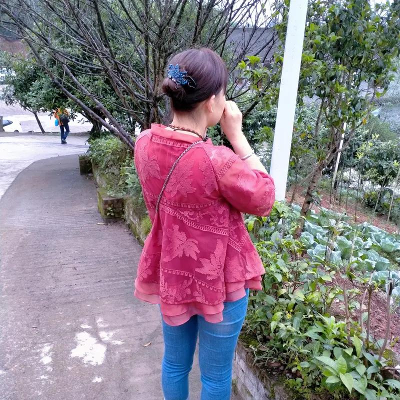 最近，养8个孩子的农民工“贵州子涵”火了。他本名叫曾信金，来自贵州德江，58岁的