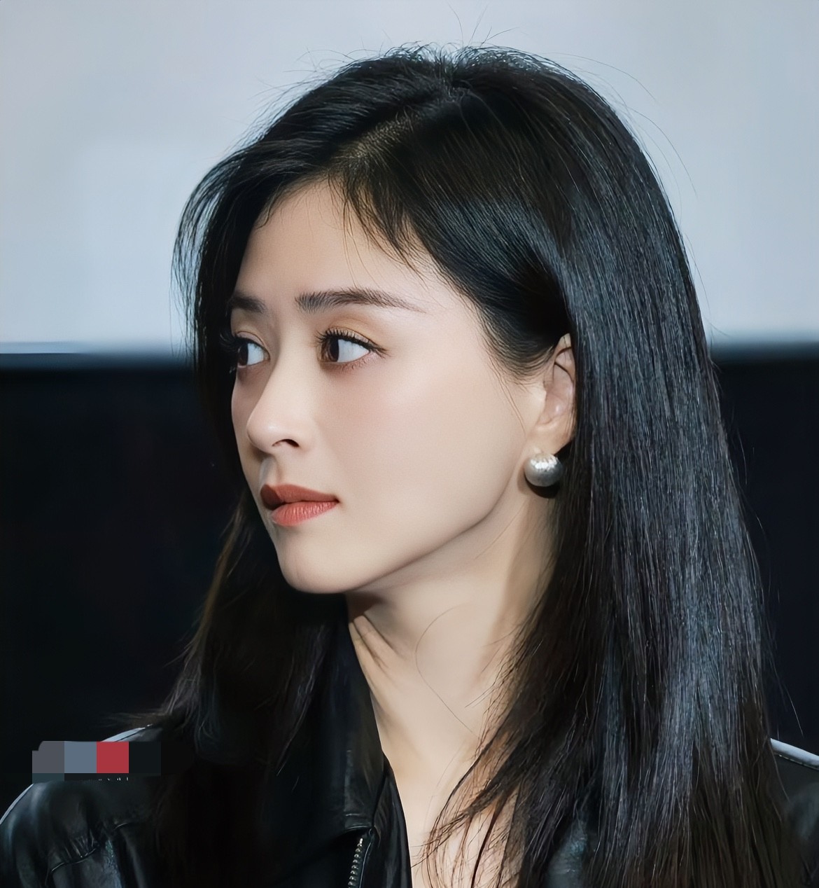 蒋欣42岁了为啥不结婚？不是没人馋她身子，也不是年纪太大了。她都42岁了
