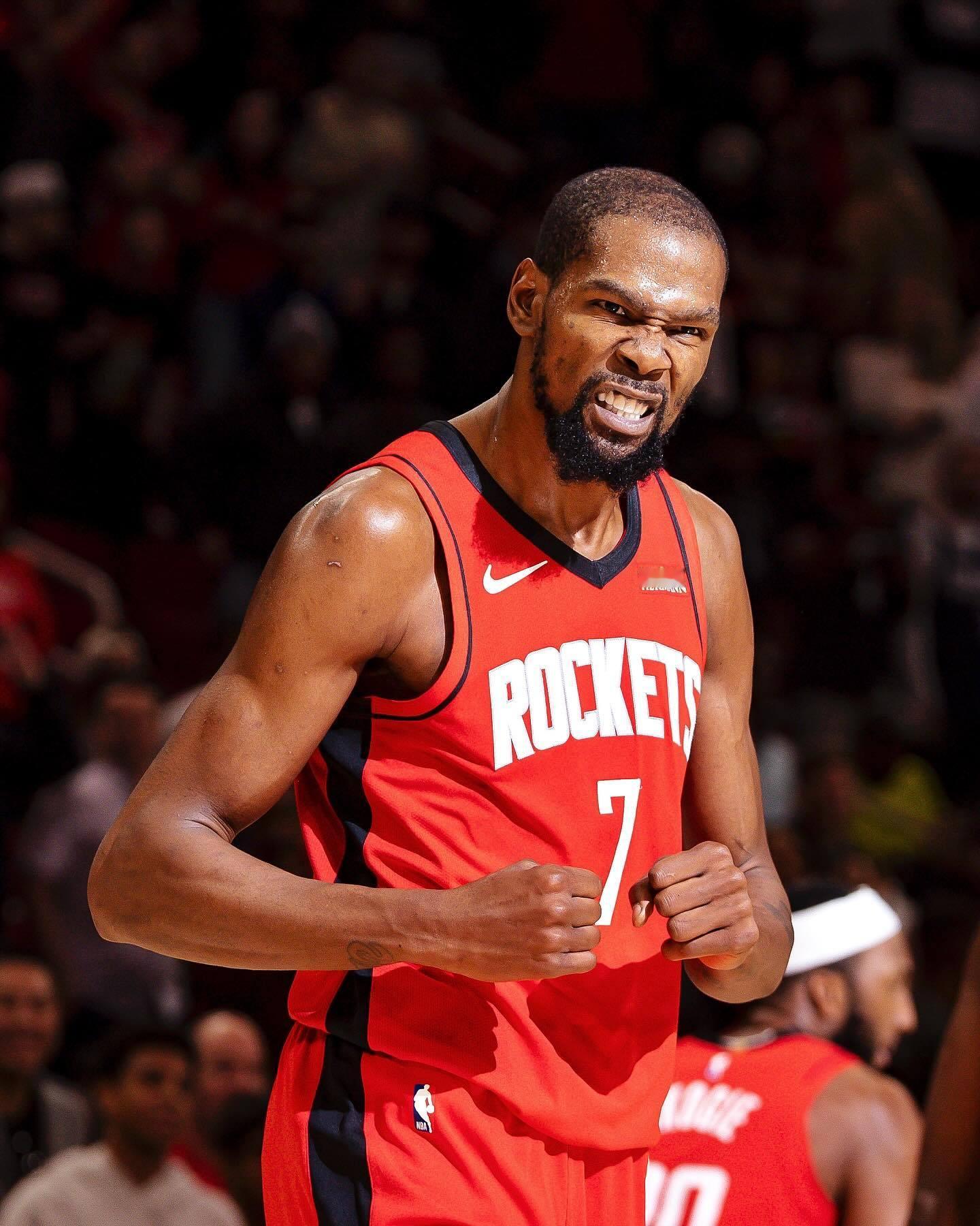 明早9点火箭vs灰熊亚当斯（左髋屈肌紧张）、小贾巴里（右脚踝扭伤）-出战成疑