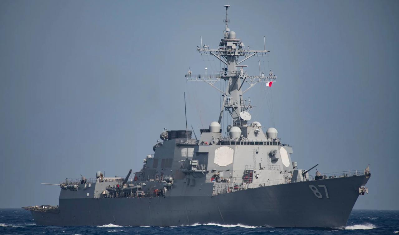 据CBS援引美国匿名国防官员的报道，今日“特鲁克斯顿”号驱逐舰（DDG-103）