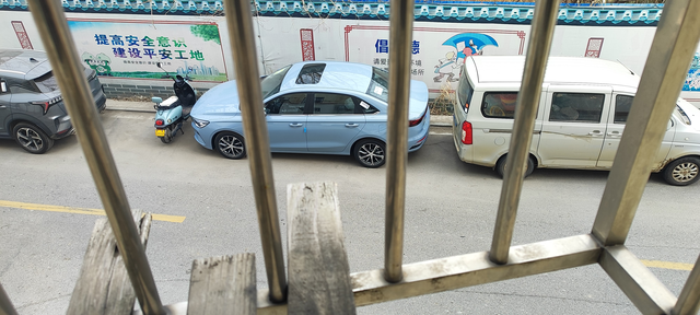 我也终于买下了帝豪觉得满意。油耗可接受，动力也接受。这个价格这个车，已经很不错