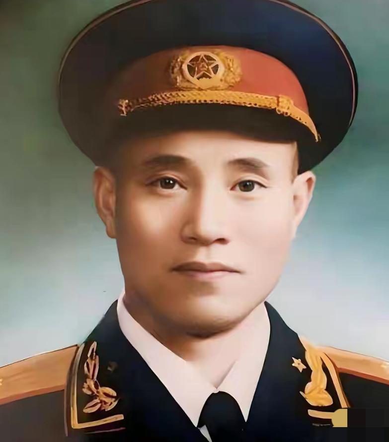 8341部队前身的第一任团长，建国后担任北京卫戍区第一任司令员这位司令员是谁？