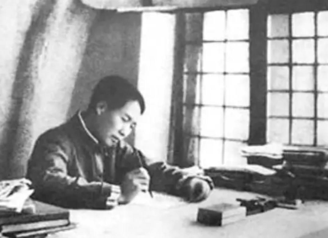 毛主席在《实践论》过一句话，把改变这件事说透了：“改变不是从思想开始的，是从行动