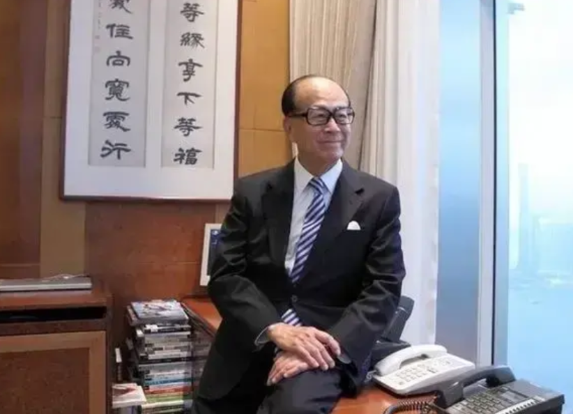交大拆除逸夫楼，不得不佩服李嘉诚不冠名的眼光！作为实业家和慈善家，邵逸夫先生捐建