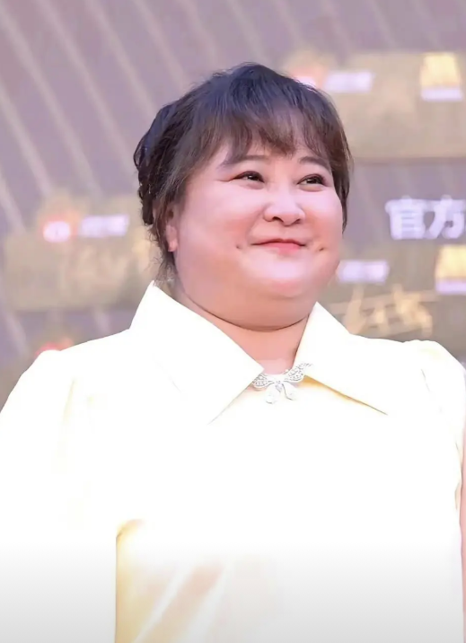 贾玲为什么拼命减肥，王晶道破玄机！主持人问王晶：“贾玲减肥是为了健康吧？”王