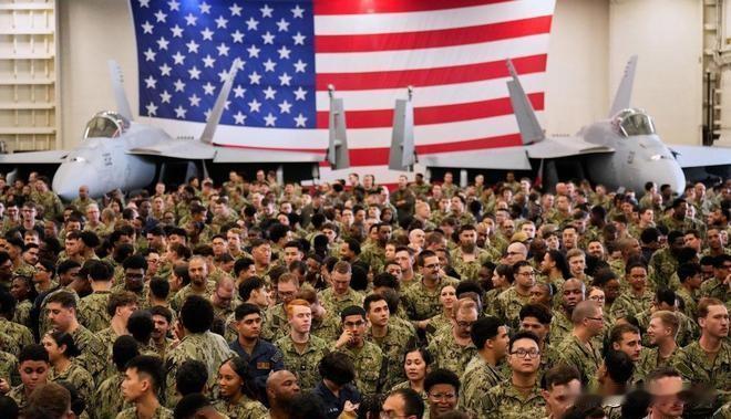 美军大兵压境欧洲，北大西洋油轮暗战一触即发1月3日至4日，10架美军C-1