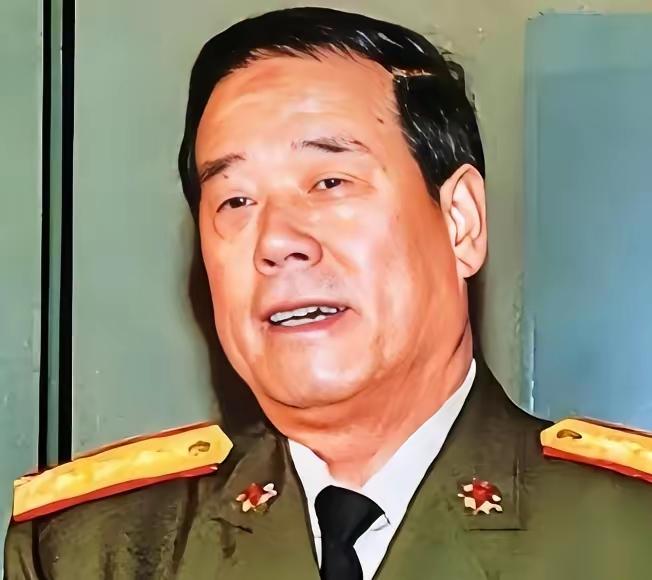 1986年，成都军区司令员傅全有来墨脱边防的军营视察，却看到军营三百多人全都身着