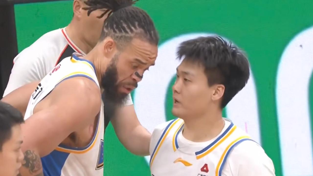 CBA刺激一战！北京93-83辽宁，赵睿大爆发！北京时间3月21日，CBA