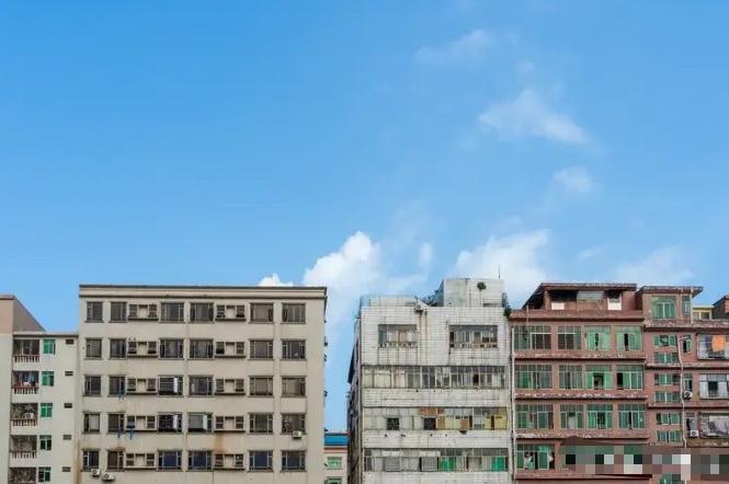 上海一房东真是绝了，房子挂538万，有人上来就砍到510万，他一咬牙答应了，结果