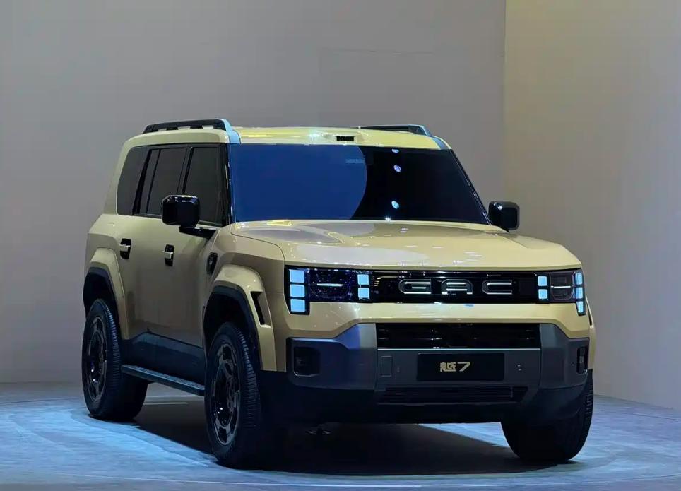 在2026北京车展上，广汽传祺的方盒子SUV来了，不过只是展示了一下外观。整体