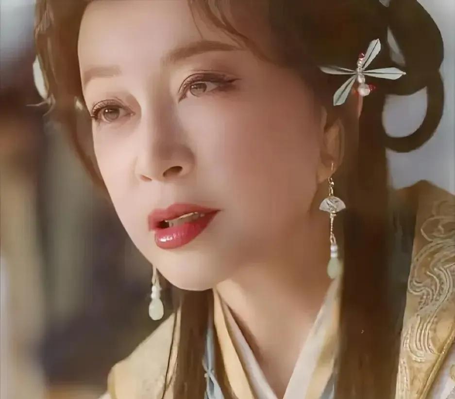 你还真别说，刘晓庆的短剧，可把那些天道酬勤，上若善水广场舞阿公们给迷住了。感觉