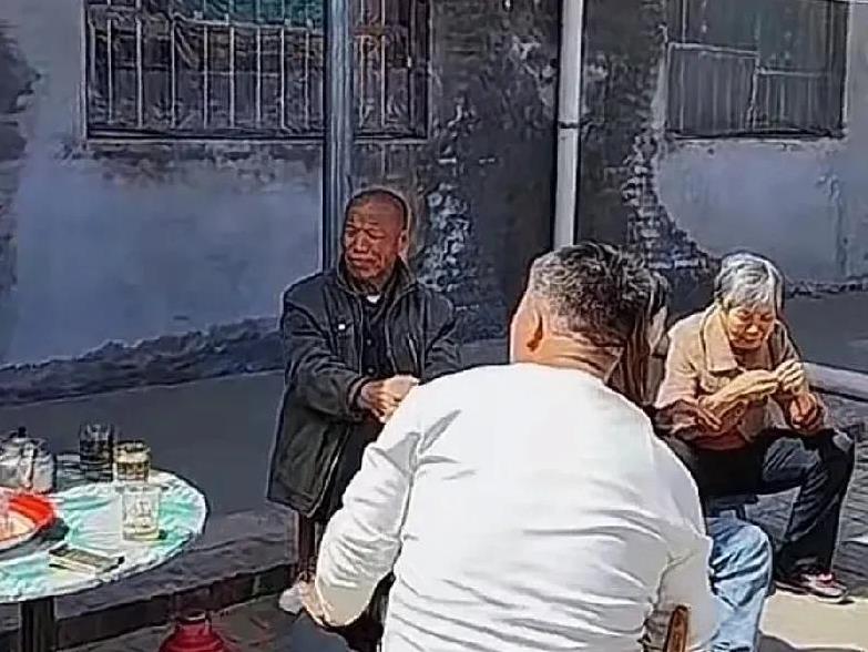 你发现了吗？世道变了，以前都是儿媳妇孝敬婆婆，现在都是婆婆伺候儿媳妇的。五六十