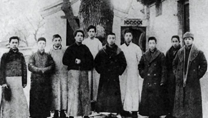胡适曾说毛主席考不上北大，毛主席听后会怎么回应，双方观点究竟有哪些不同？191