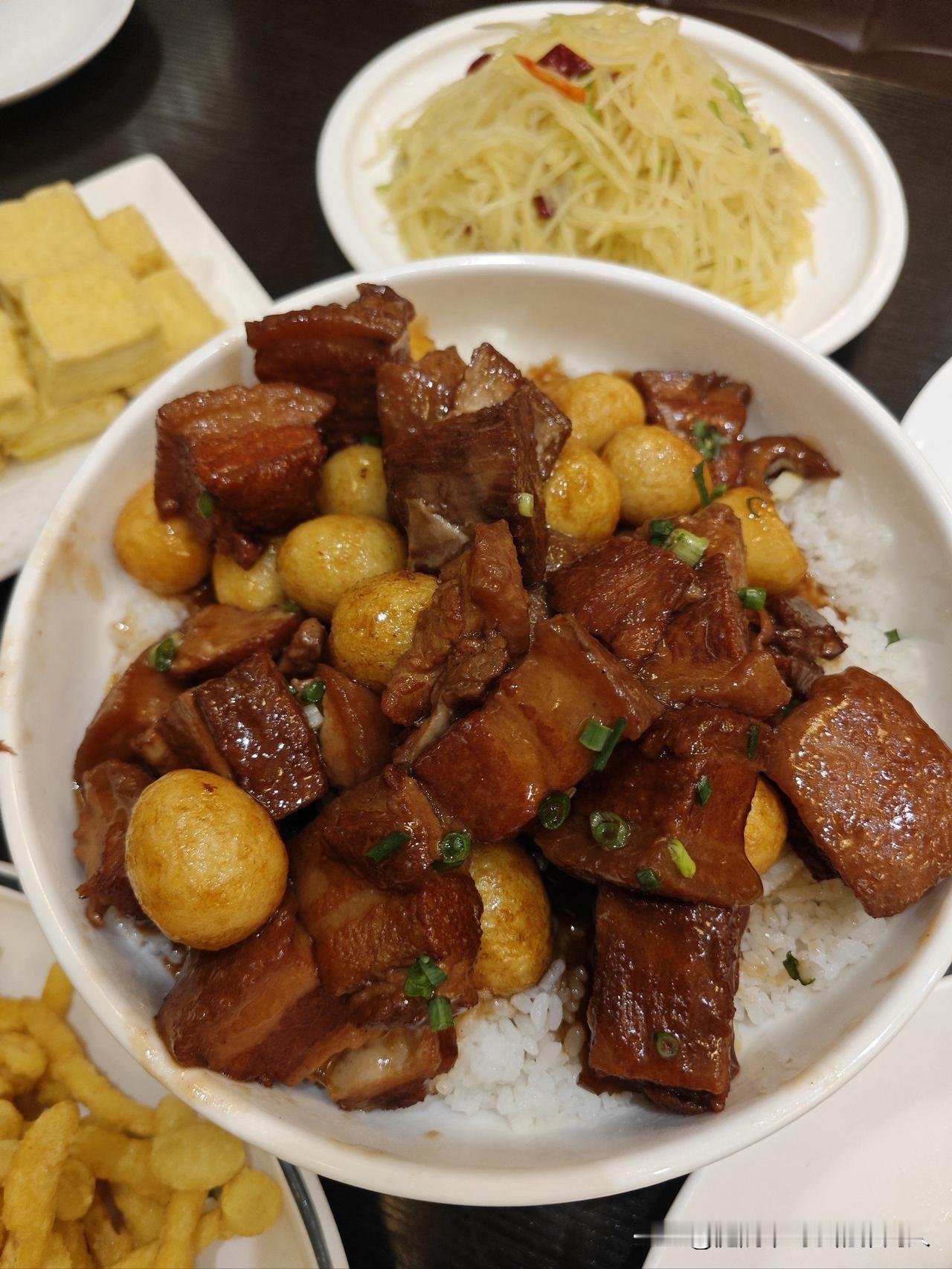 努力存钱吧，多少都要存点，存钱的人越存越多，不存钱的人花得一毛不剩，这就