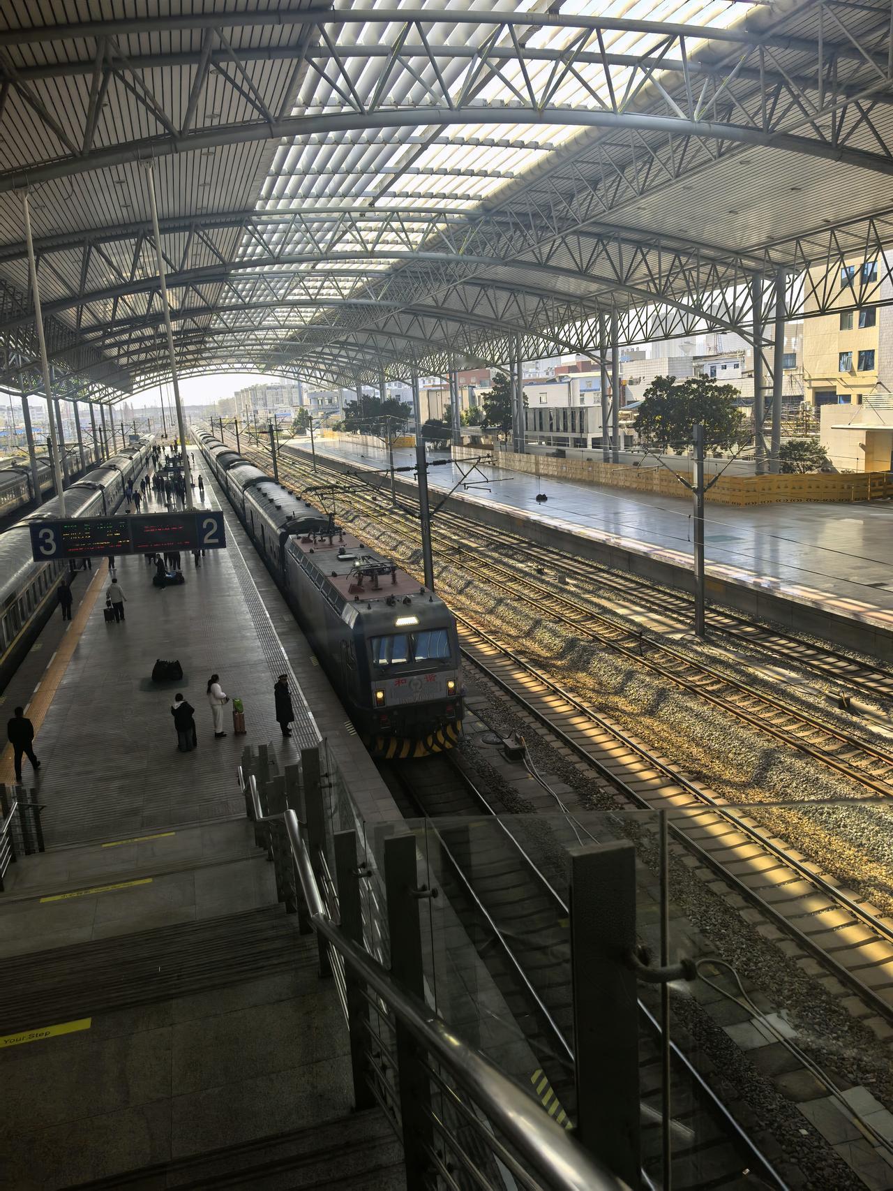 安徽阜阳好大阜阳站。