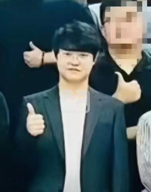 太炸裂了！据报道，杀害在韩女留学生的男子是中国人，是受害人的老师。25岁姑