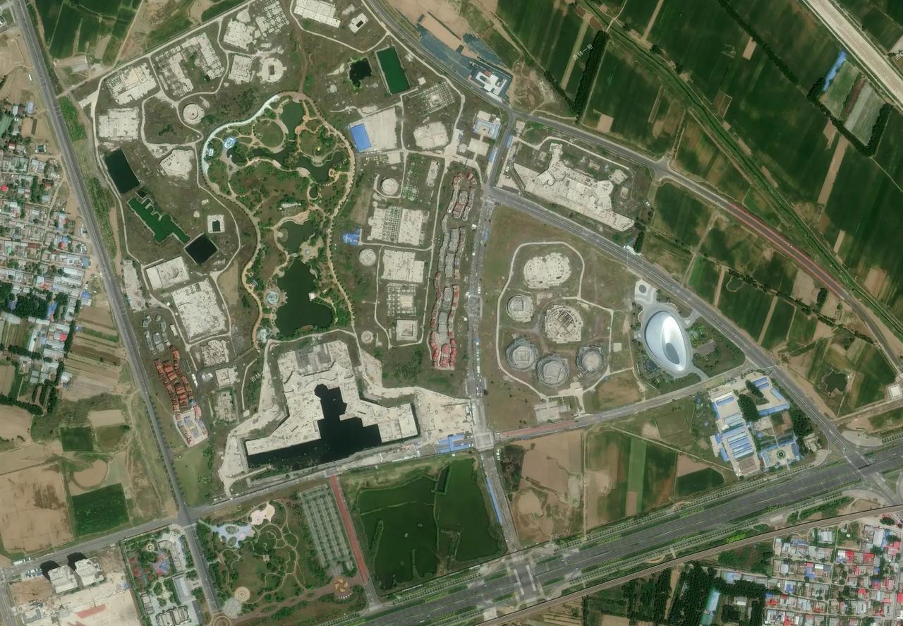 快看，郑开间这个超级项目果然要复活了！从官微获悉，开封恒大童世界续建工程委托代