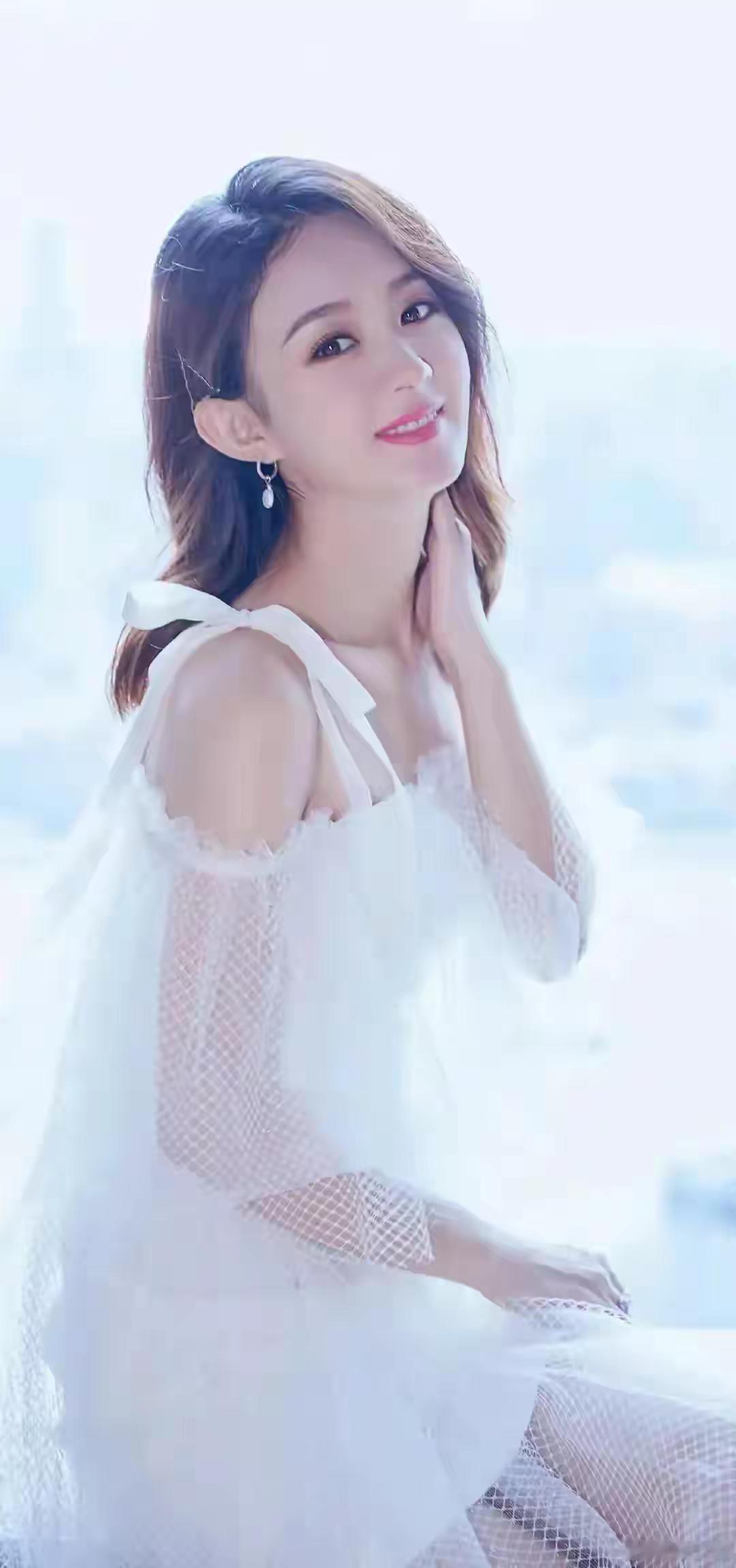 1.赵丽颖前阵子接触了一部正剧，但看完剧本她觉得没啥吸引力，给她配的搭档也不是实